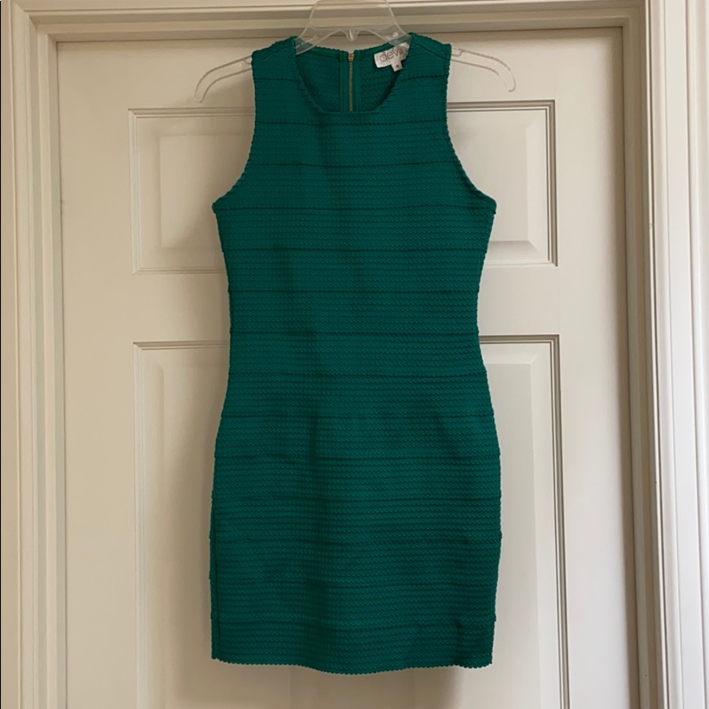 NWOT Devlin Nordstrom body con green dress size M